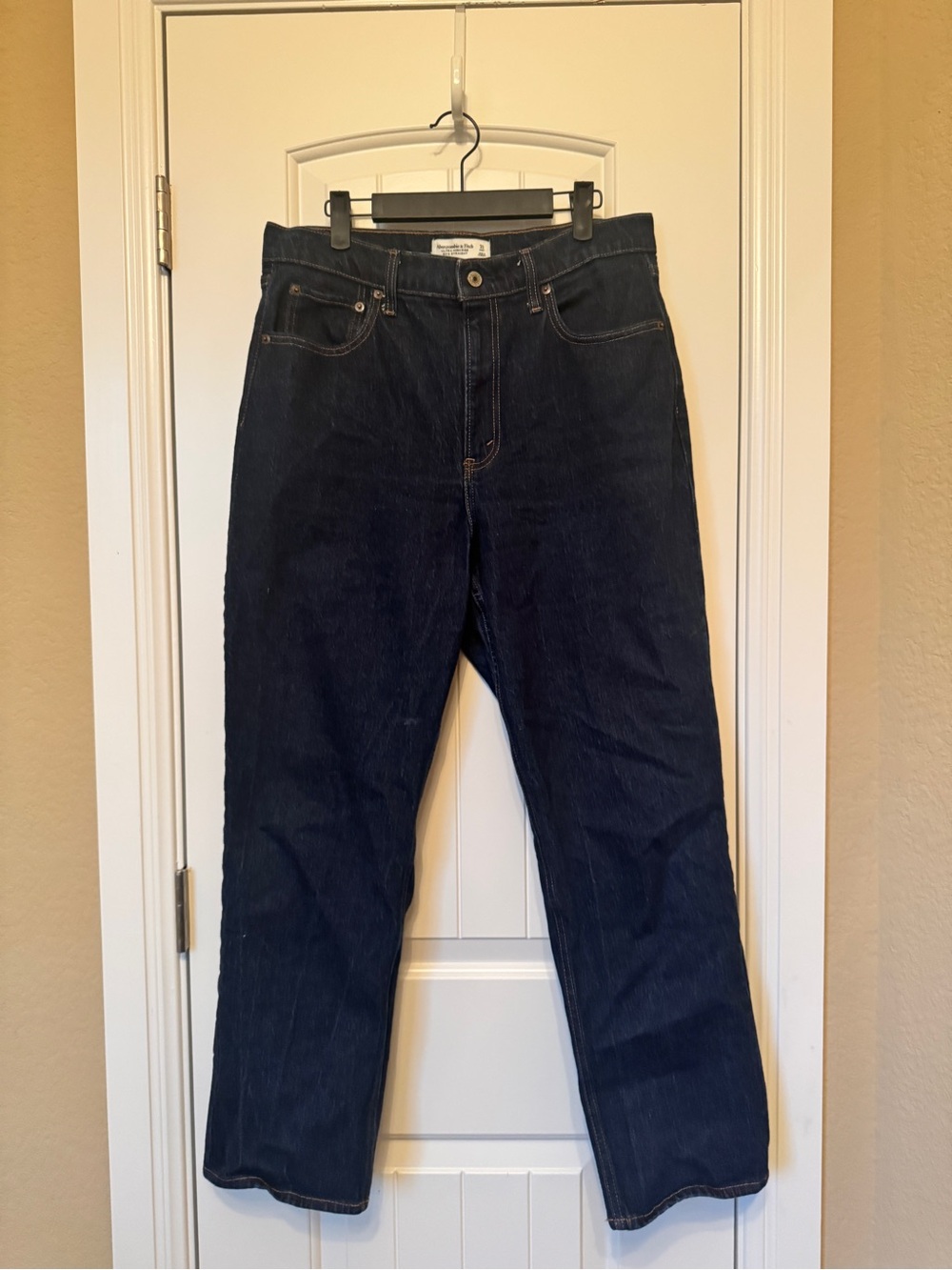 Abercrombie & Fitch Curve Love Women's Dark Blue Straight-Leg Jeans